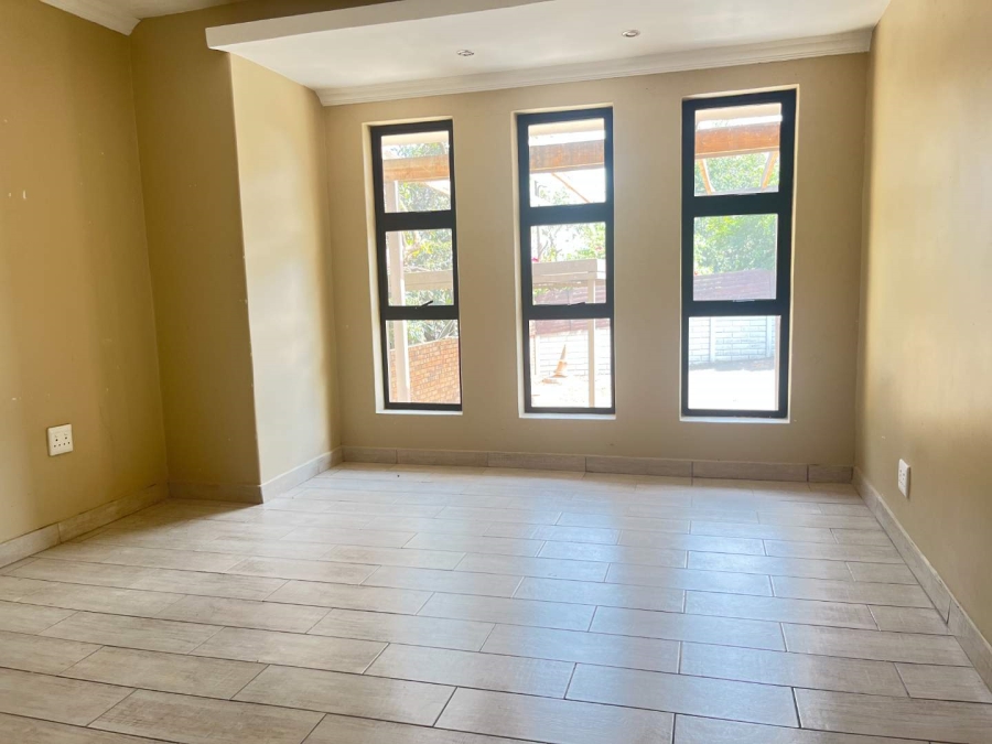 5 Bedroom Property for Sale in Roodepoort Gauteng