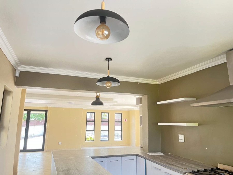 5 Bedroom Property for Sale in Roodepoort Gauteng