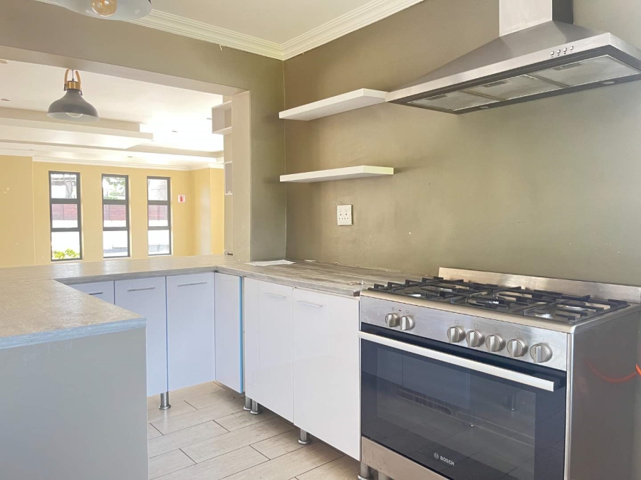 5 Bedroom Property for Sale in Roodepoort Gauteng
