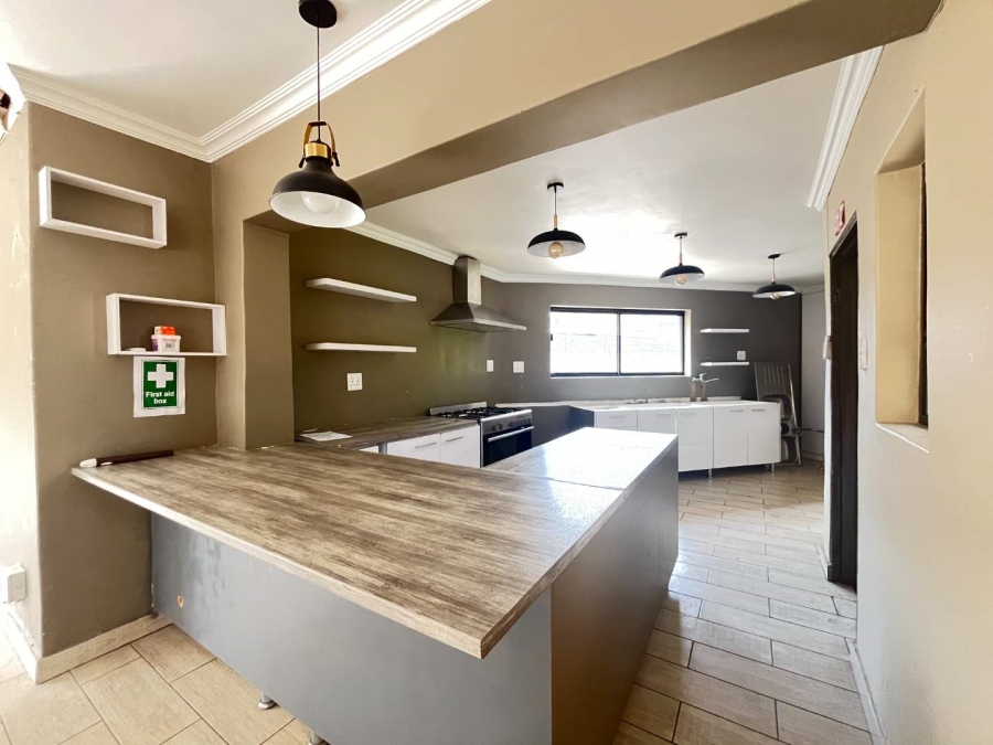 5 Bedroom Property for Sale in Roodepoort Gauteng
