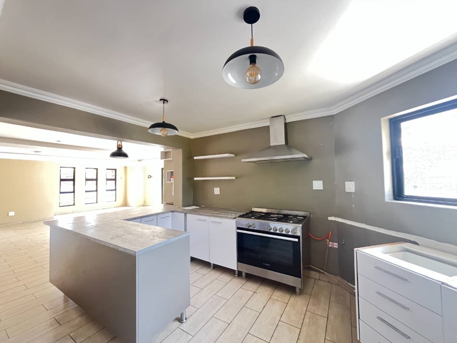 5 Bedroom Property for Sale in Roodepoort Gauteng