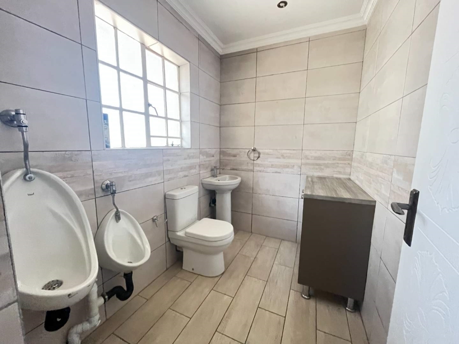 5 Bedroom Property for Sale in Roodepoort Gauteng