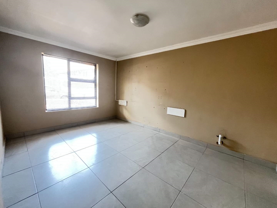 5 Bedroom Property for Sale in Roodepoort Gauteng