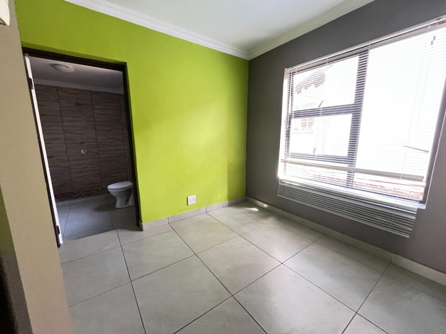 5 Bedroom Property for Sale in Roodepoort Gauteng