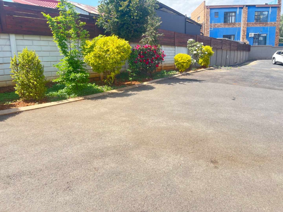 5 Bedroom Property for Sale in Roodepoort Gauteng