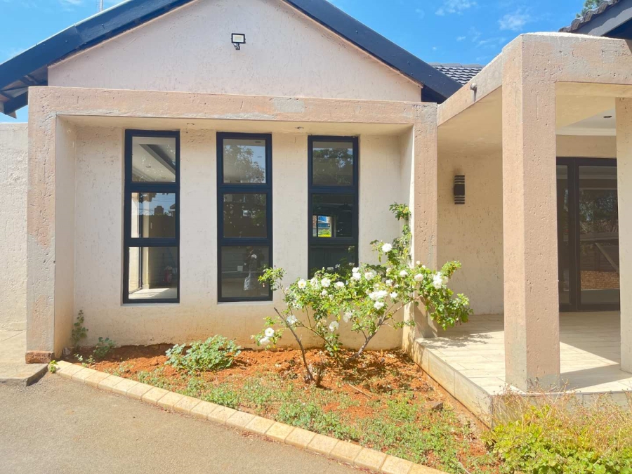 5 Bedroom Property for Sale in Roodepoort Gauteng