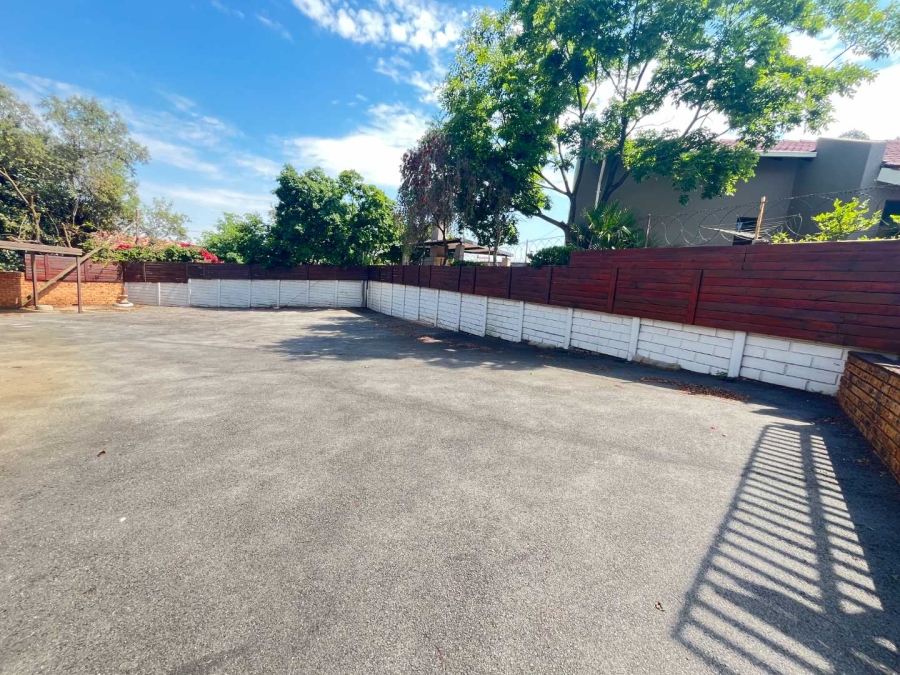 5 Bedroom Property for Sale in Roodepoort Gauteng