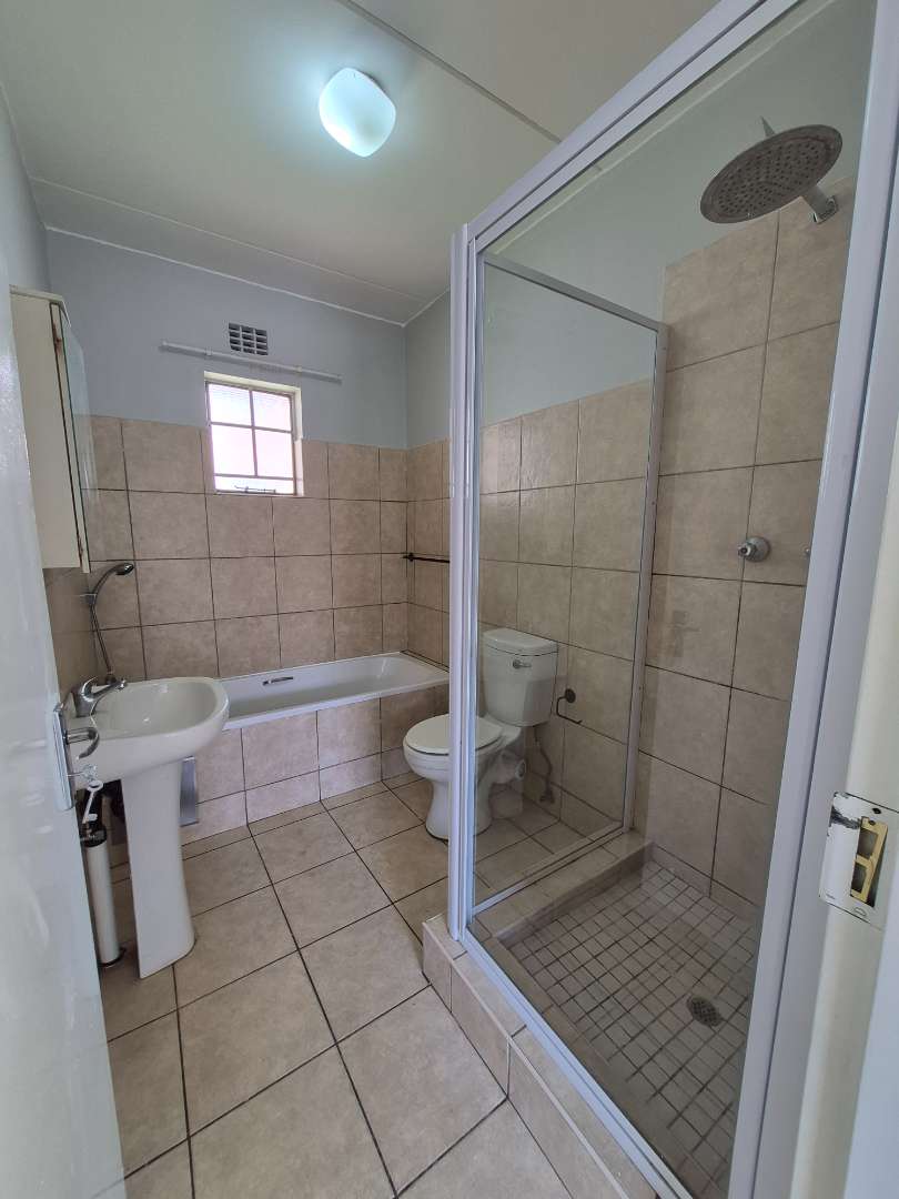 2 Bedroom Property for Sale in Edenvale Gauteng
