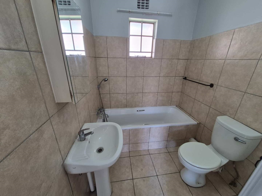2 Bedroom Property for Sale in Edenvale Gauteng