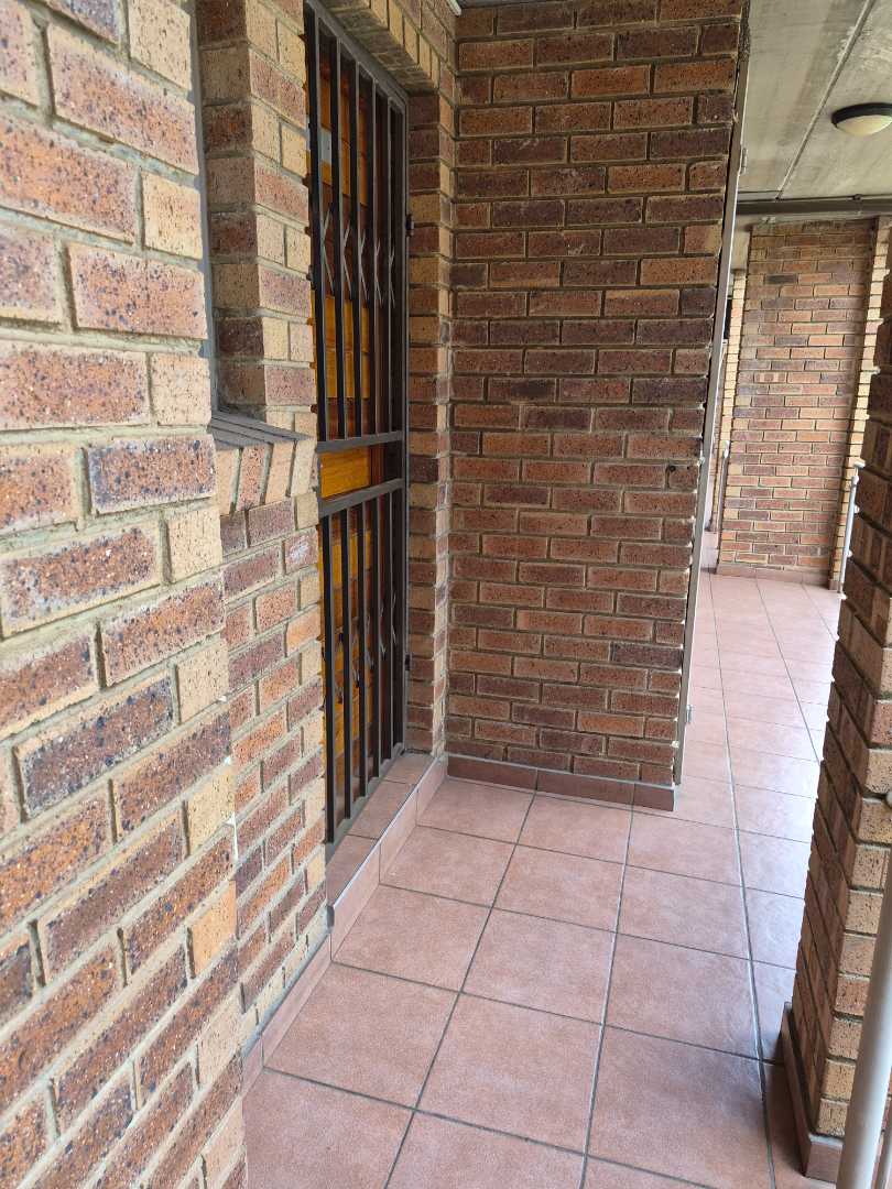 2 Bedroom Property for Sale in Edenvale Gauteng