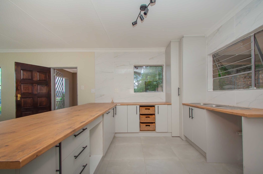 3 Bedroom Property for Sale in Roodekrans Gauteng