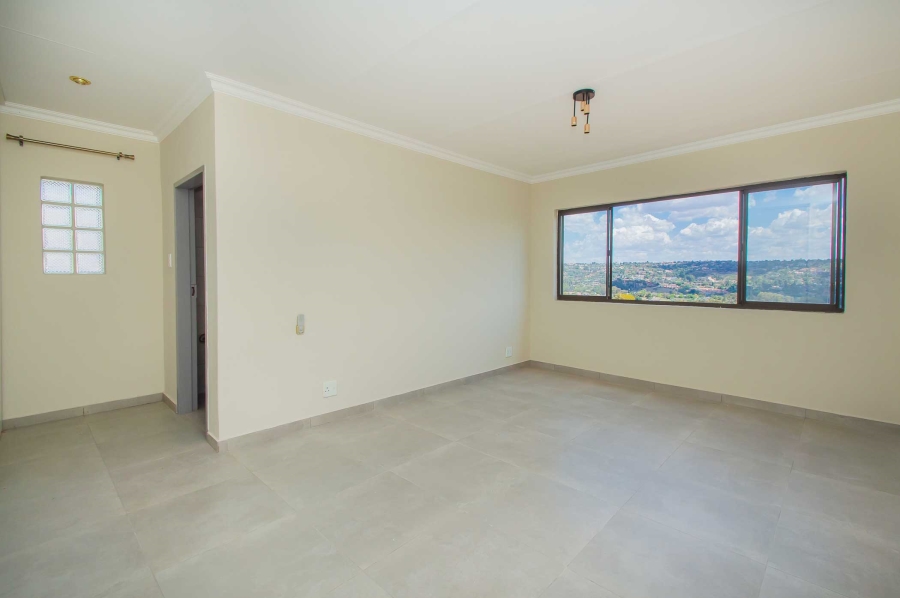 3 Bedroom Property for Sale in Roodekrans Gauteng
