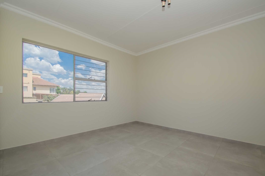3 Bedroom Property for Sale in Roodekrans Gauteng