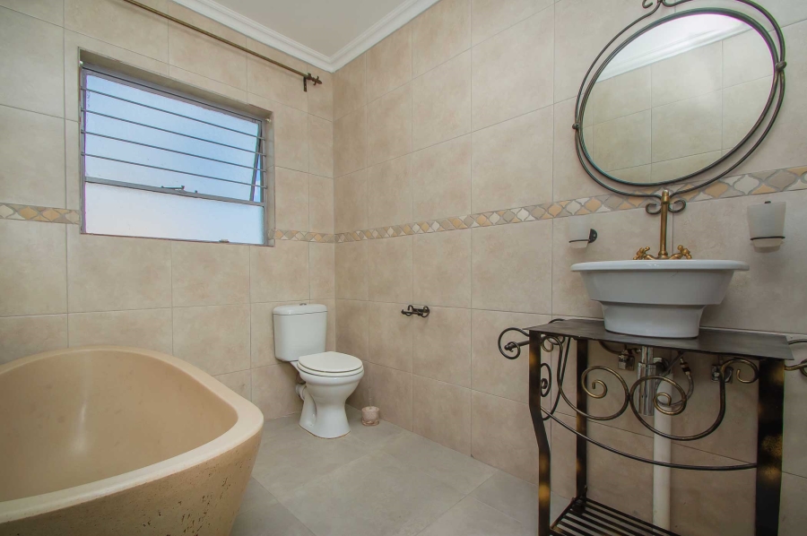 3 Bedroom Property for Sale in Roodekrans Gauteng