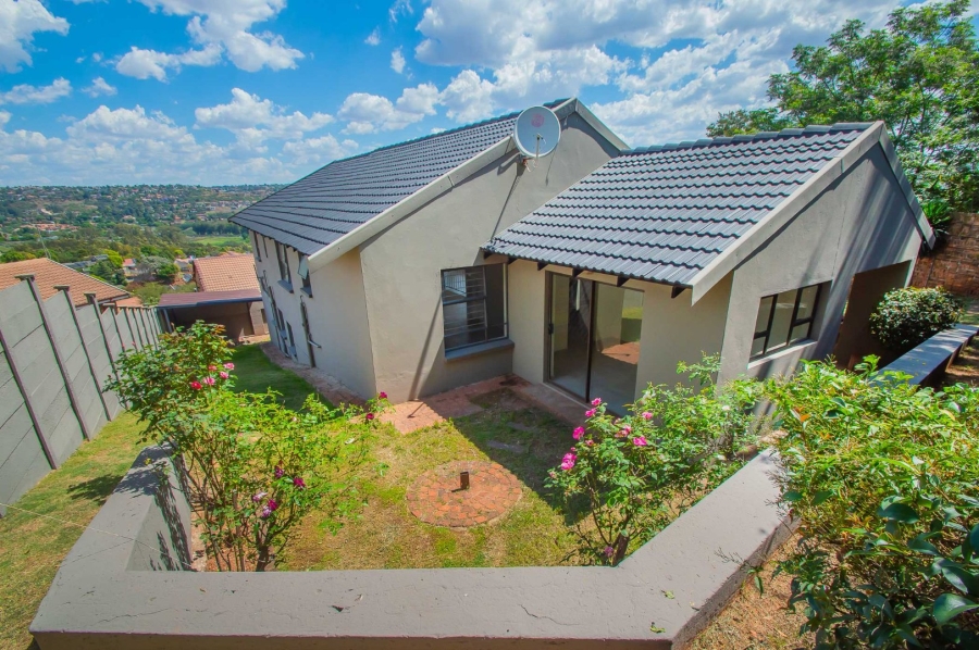 3 Bedroom Property for Sale in Roodekrans Gauteng
