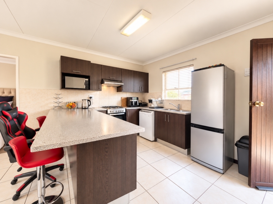 2 Bedroom Property for Sale in Honeypark Gauteng