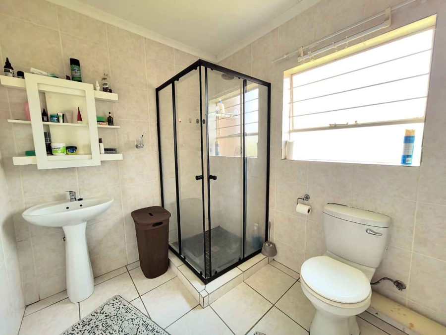 2 Bedroom Property for Sale in Honeypark Gauteng