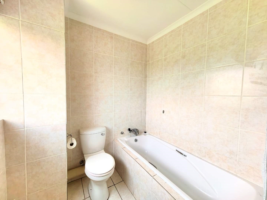 2 Bedroom Property for Sale in Honeypark Gauteng