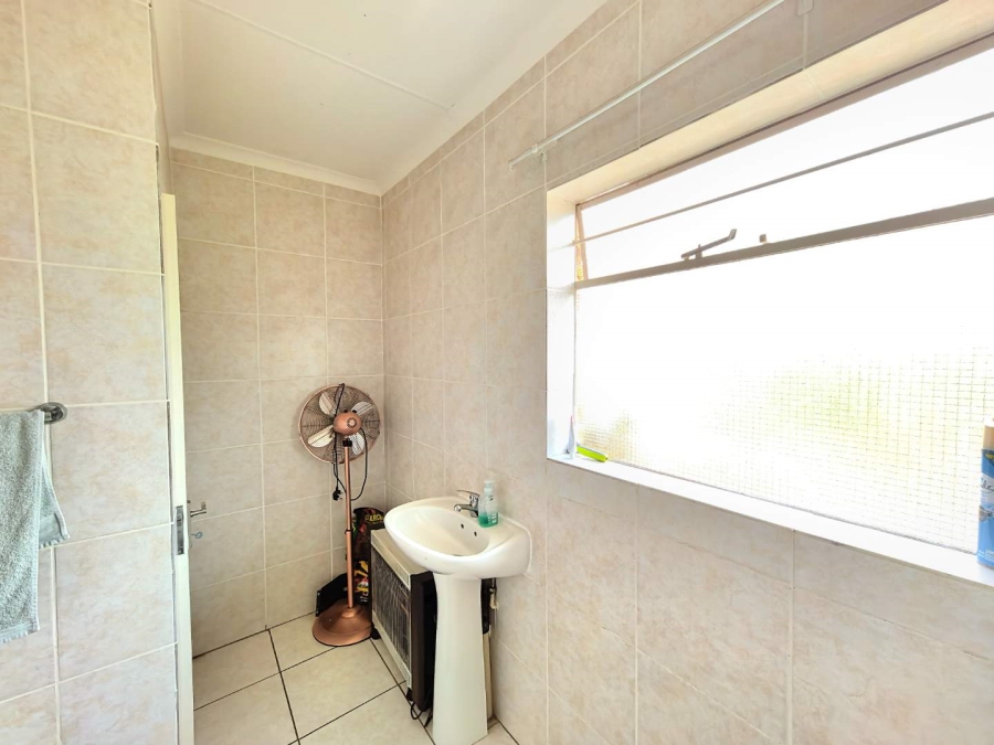 2 Bedroom Property for Sale in Honeypark Gauteng