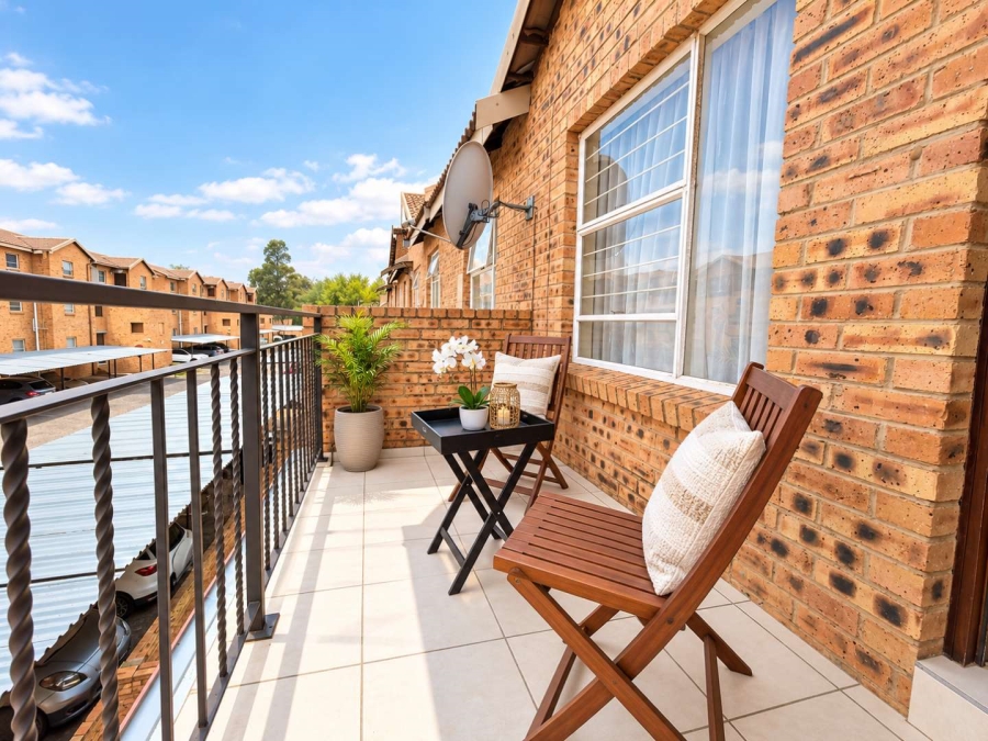 2 Bedroom Property for Sale in Honeypark Gauteng