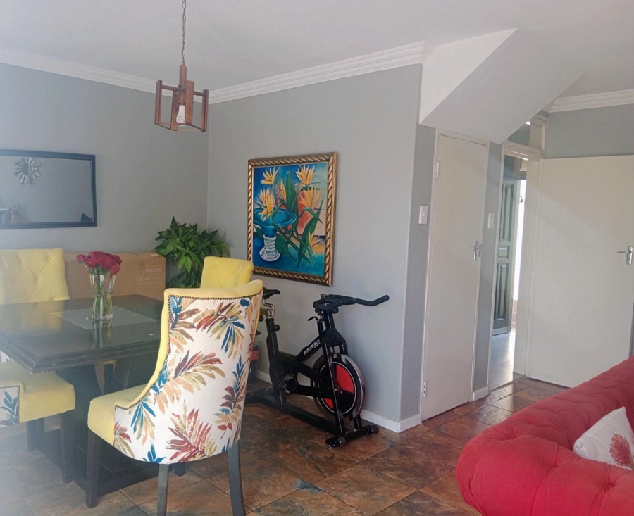 To Let 3 Bedroom Property for Rent in Corlett Gardens Gauteng