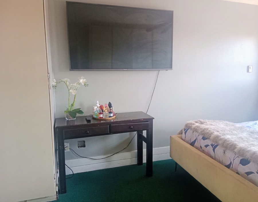 To Let 3 Bedroom Property for Rent in Corlett Gardens Gauteng