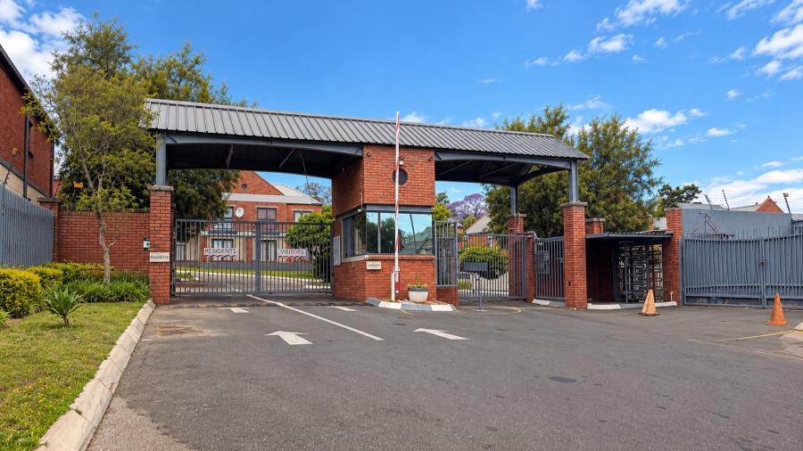 1 Bedroom Property for Sale in The Gardens Gauteng