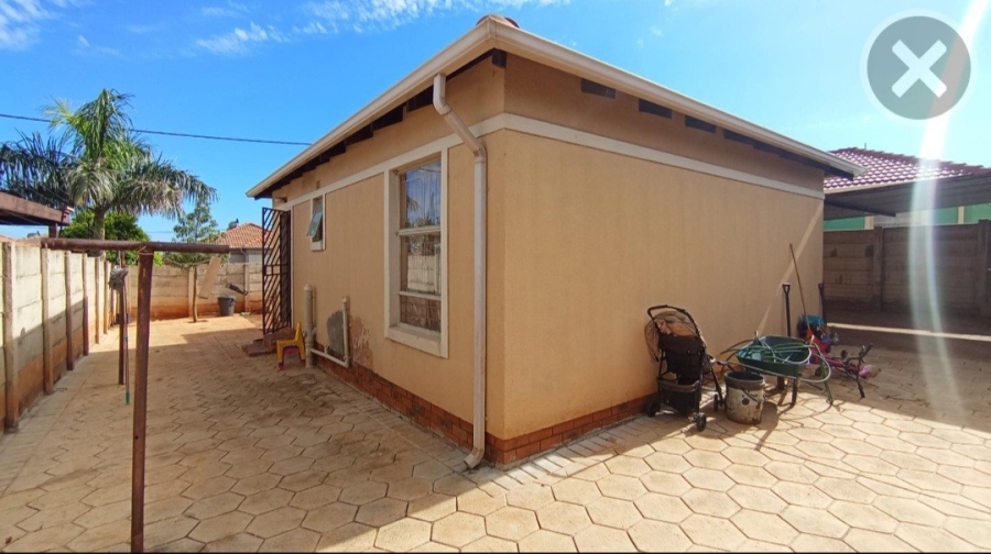 3 Bedroom Property for Sale in Akasia Gauteng