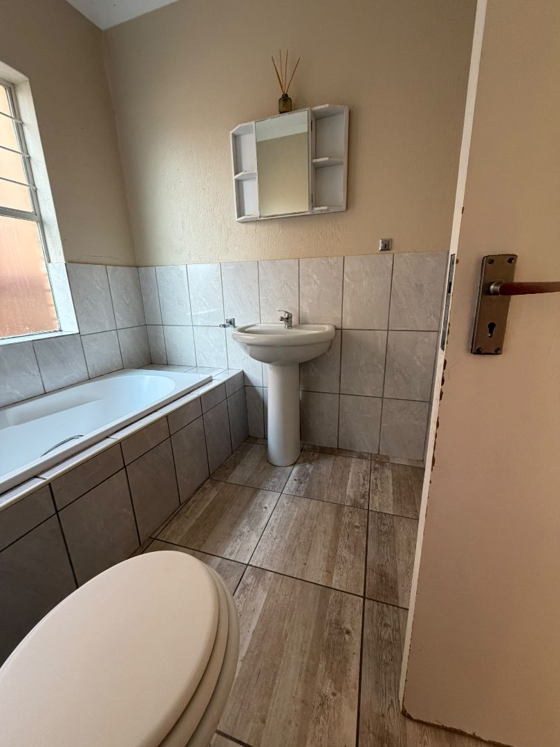 To Let 2 Bedroom Property for Rent in Honeydew Gauteng