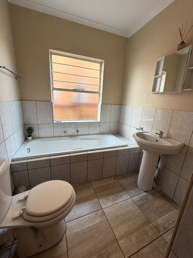 To Let 2 Bedroom Property for Rent in Honeydew Gauteng