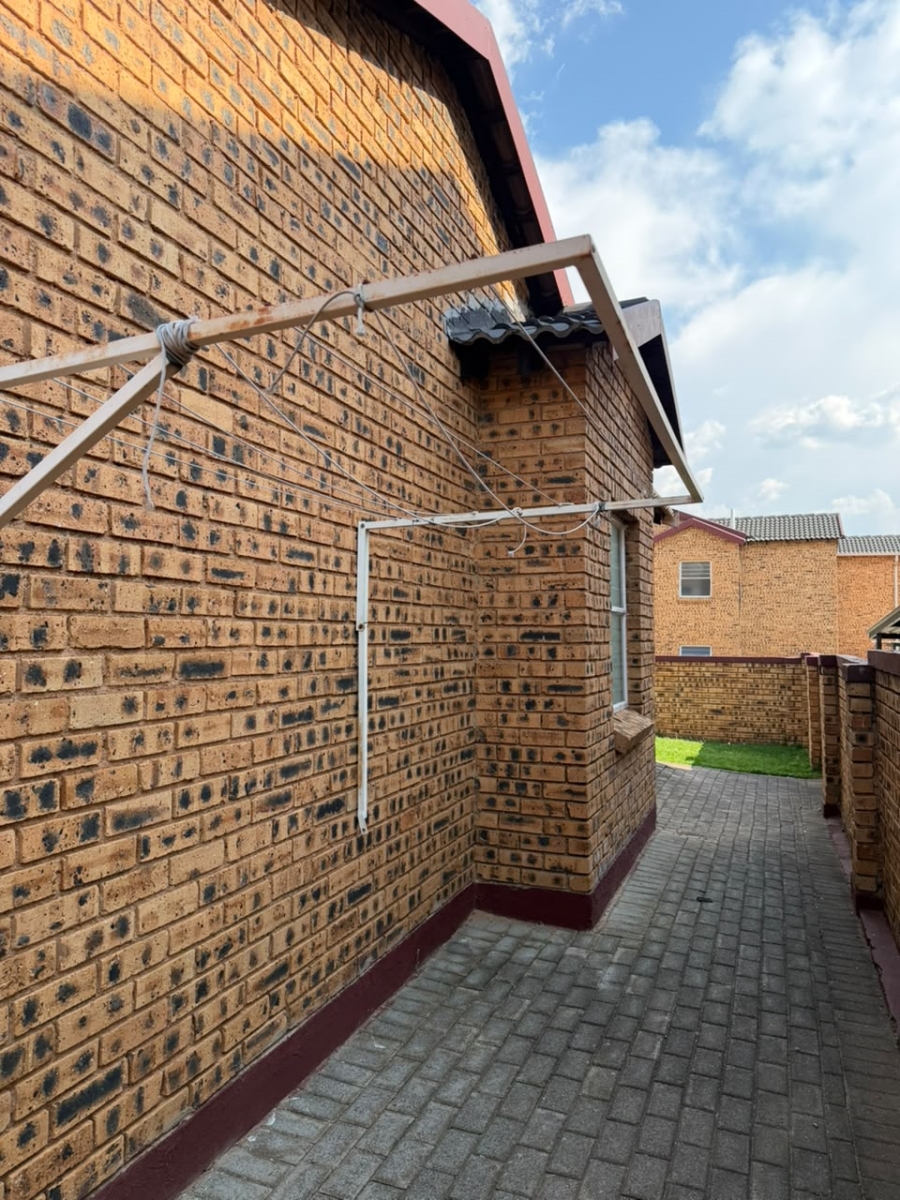 To Let 2 Bedroom Property for Rent in Honeydew Gauteng