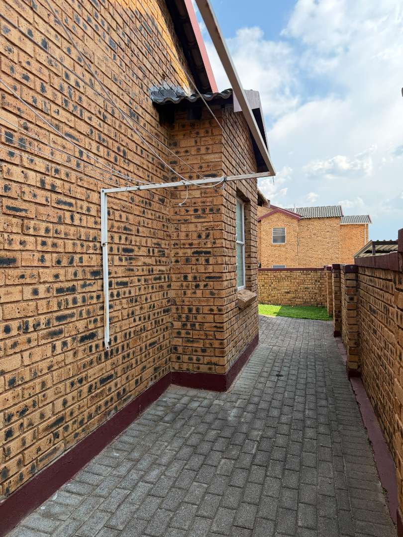 To Let 2 Bedroom Property for Rent in Honeydew Gauteng