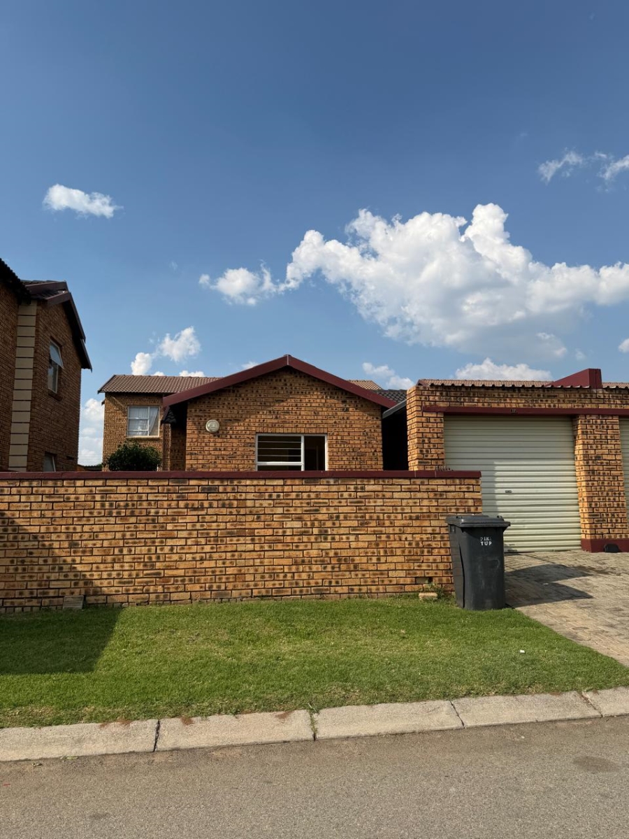 To Let 2 Bedroom Property for Rent in Honeydew Gauteng