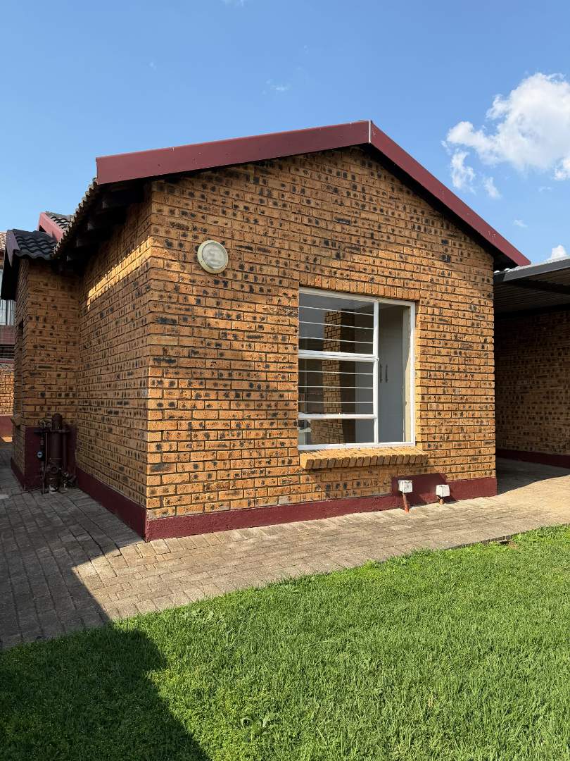 To Let 2 Bedroom Property for Rent in Honeydew Gauteng