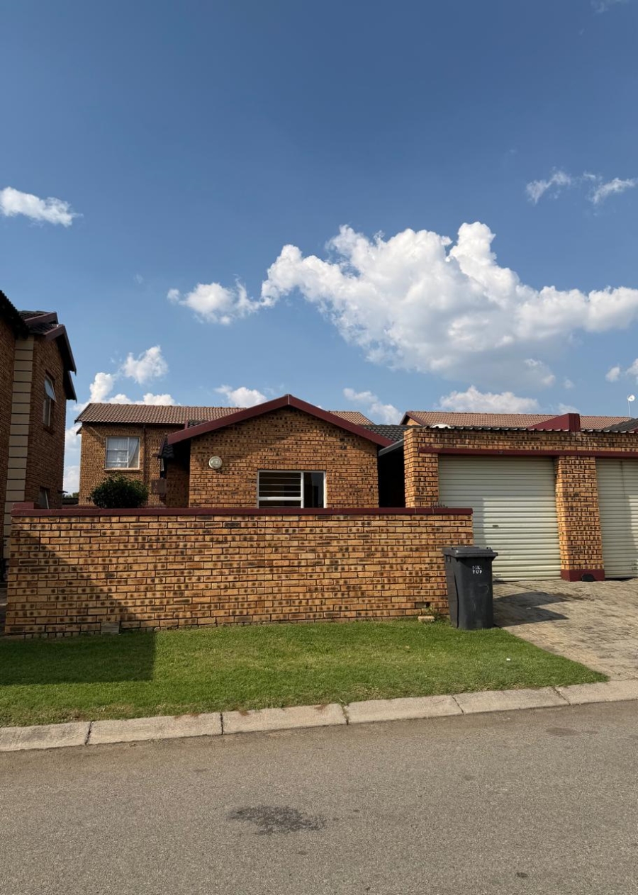 To Let 2 Bedroom Property for Rent in Honeydew Gauteng