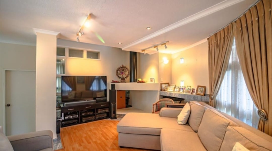 5 Bedroom Property for Sale in Kyalami Gauteng