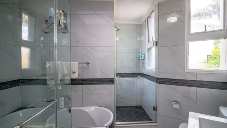 5 Bedroom Property for Sale in Kyalami Gauteng