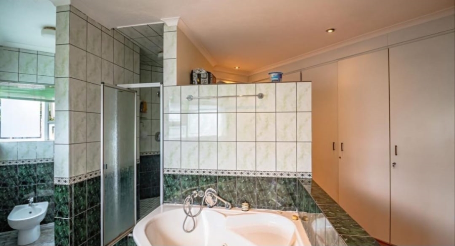 5 Bedroom Property for Sale in Kyalami Gauteng