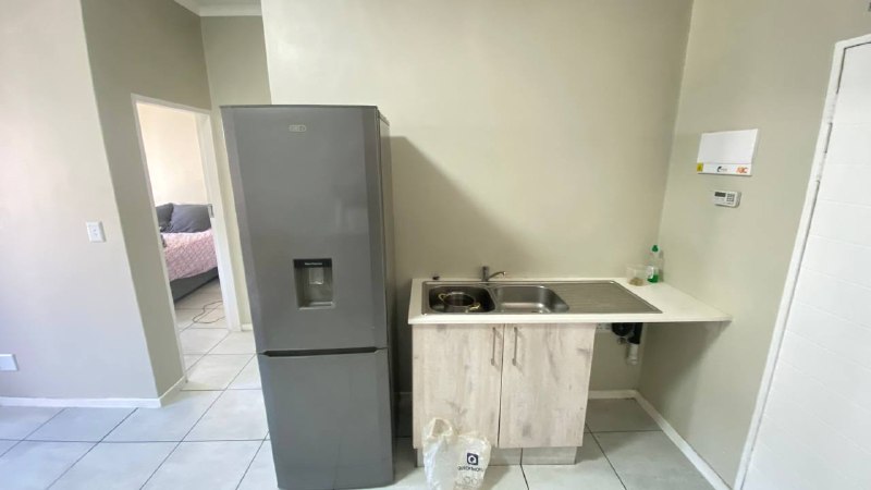 To Let 1 Bedroom Property for Rent in Grand Central Gauteng