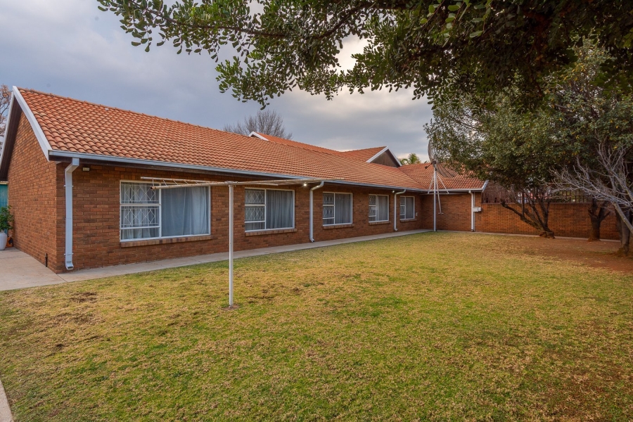 4 Bedroom Property for Sale in Brackenhurst Gauteng