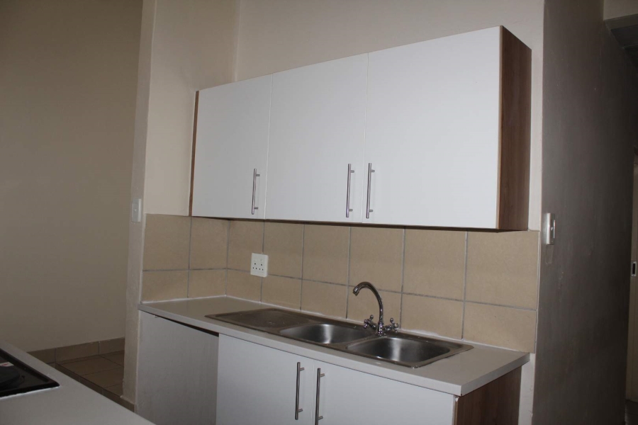 To Let 1 Bedroom Property for Rent in Die Hoewes Gauteng