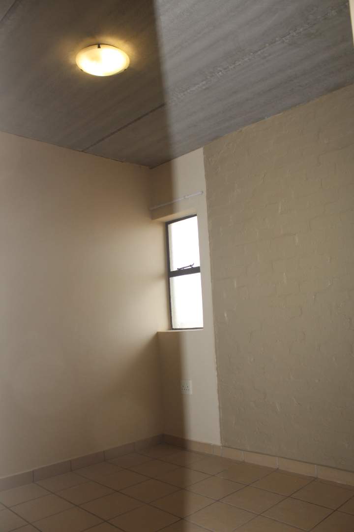 To Let 1 Bedroom Property for Rent in Die Hoewes Gauteng