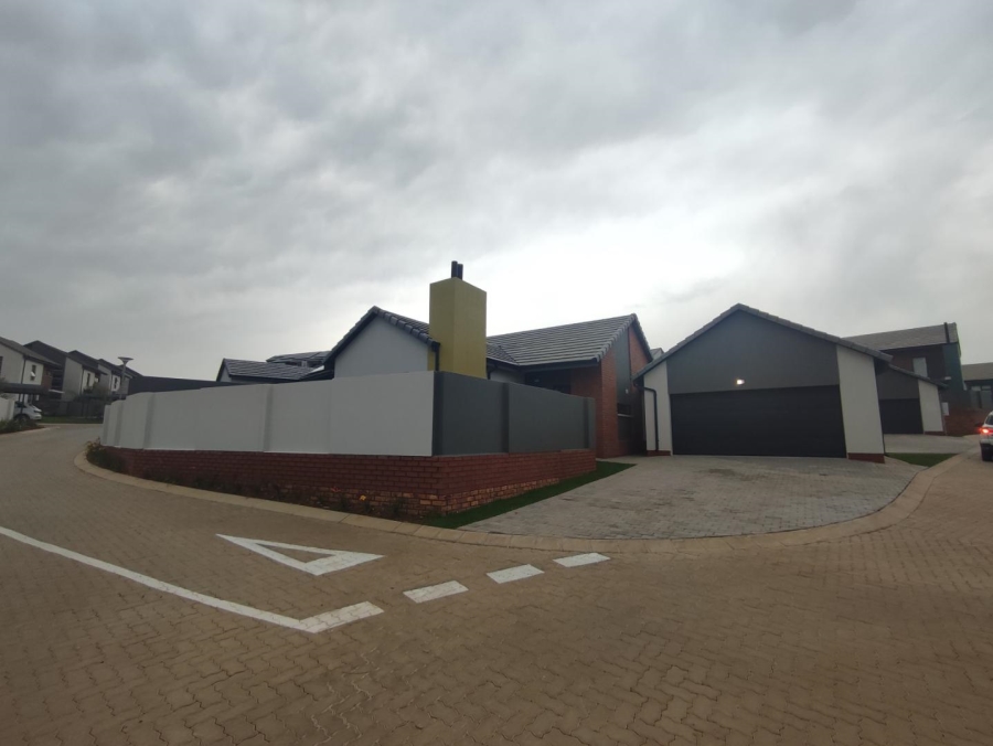 3 Bedroom Property for Sale in Amberfield Gauteng