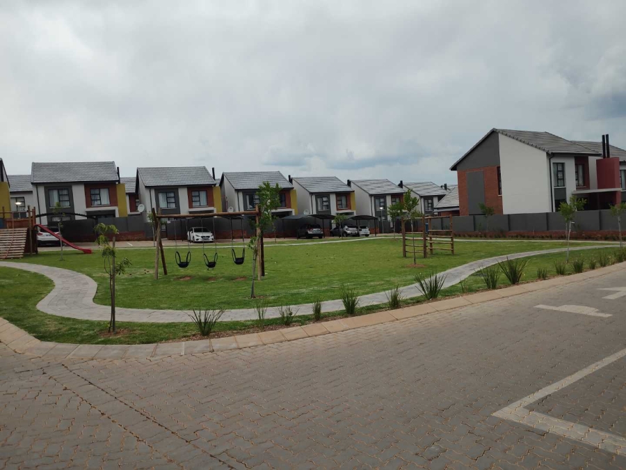 3 Bedroom Property for Sale in Amberfield Gauteng