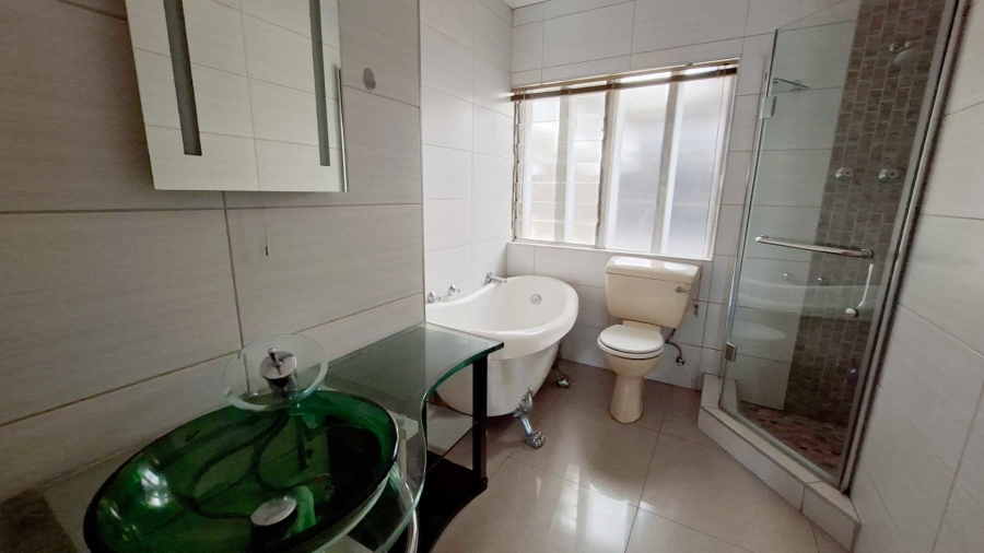 To Let 3 Bedroom Property for Rent in Woodmead Gauteng