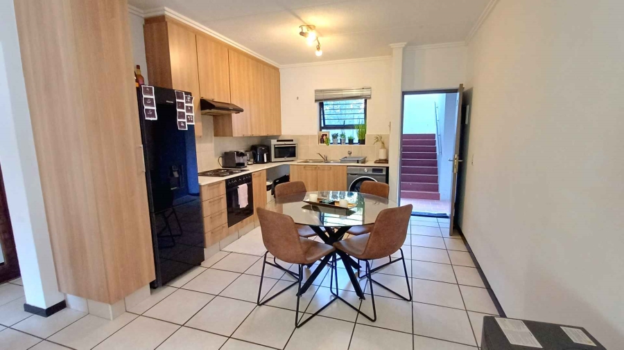 To Let 2 Bedroom Property for Rent in Douglasdale Gauteng