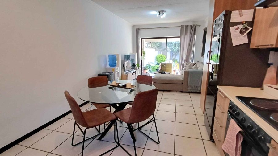 To Let 2 Bedroom Property for Rent in Douglasdale Gauteng