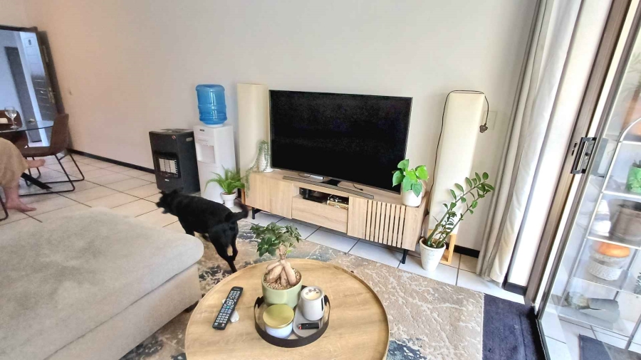 To Let 2 Bedroom Property for Rent in Douglasdale Gauteng