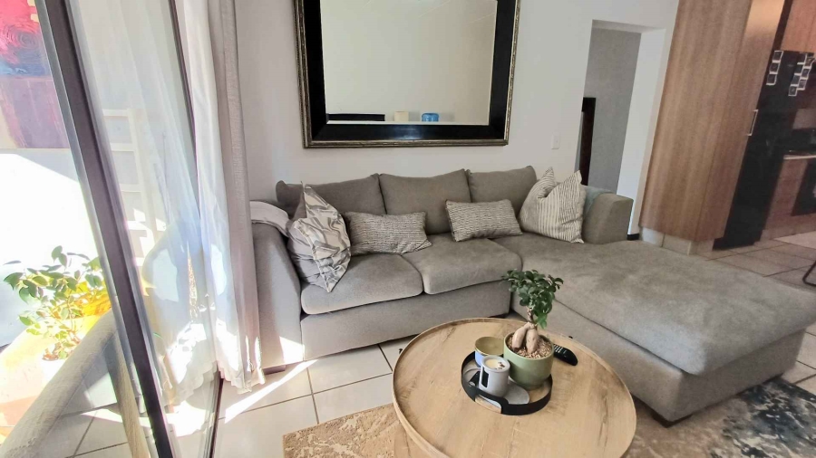 To Let 2 Bedroom Property for Rent in Douglasdale Gauteng