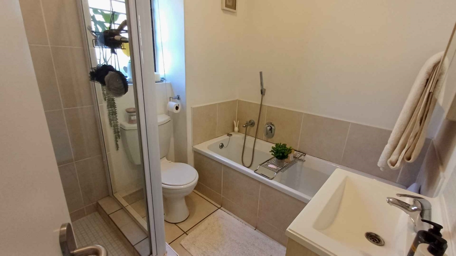 To Let 2 Bedroom Property for Rent in Douglasdale Gauteng